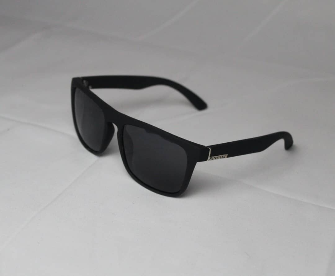 Sleek Black Rectangular Sunglasses